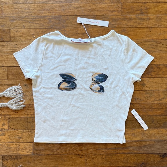 NWT Lisa Says Gah Clam Tee - Picture 1 of 4